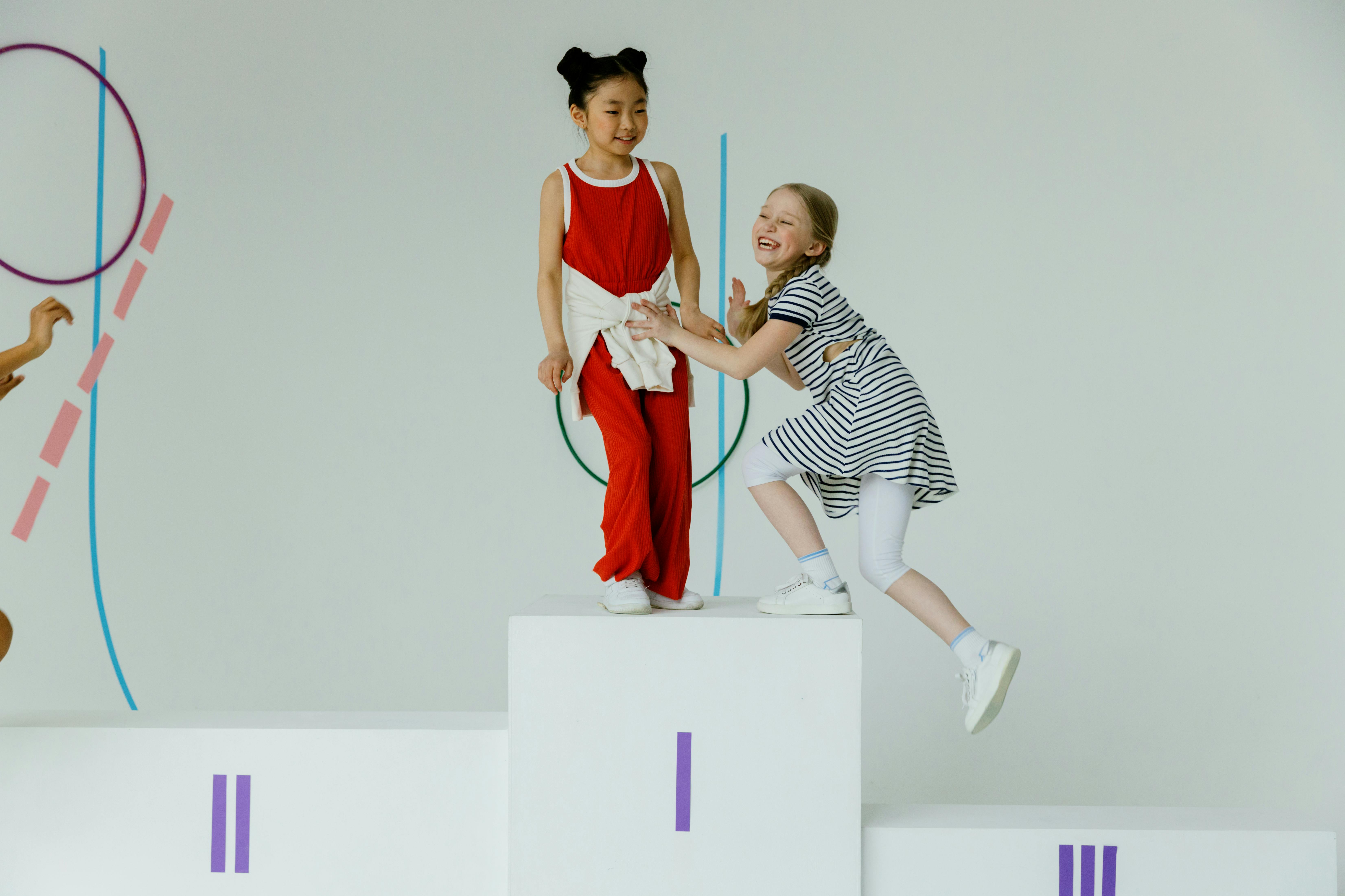 九色视频网推荐轮播封面图：轻松娱乐氛围